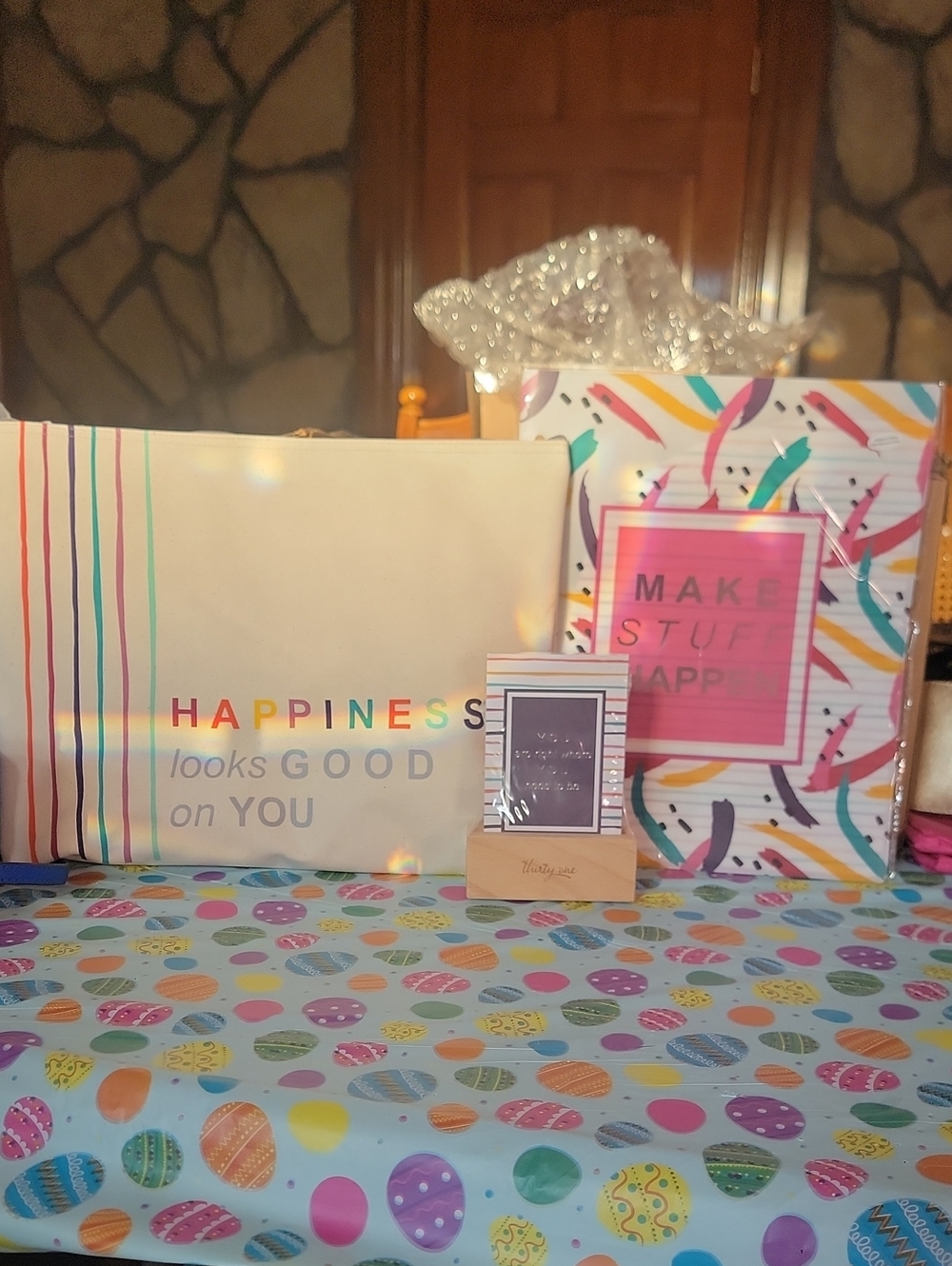 thirty-one Multicolor 'Happiness' Set
